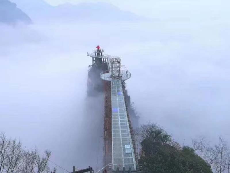 Construction Case of Jiangbei Glass Corridor Bridge Project